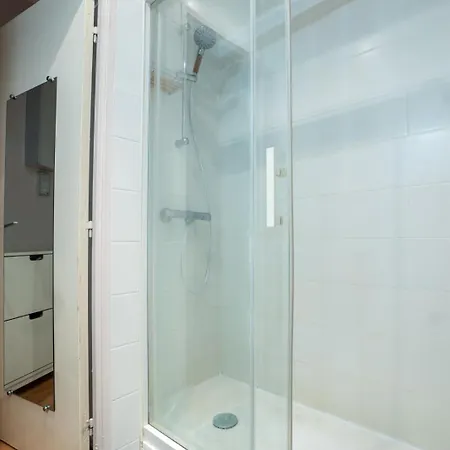 Cosy Studio With Balcony Paris