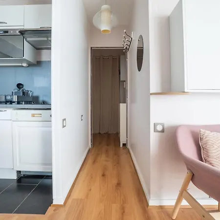 Cosy Studio With Balcony