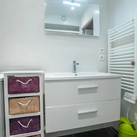 Apartment Cosy Studio With Balcony